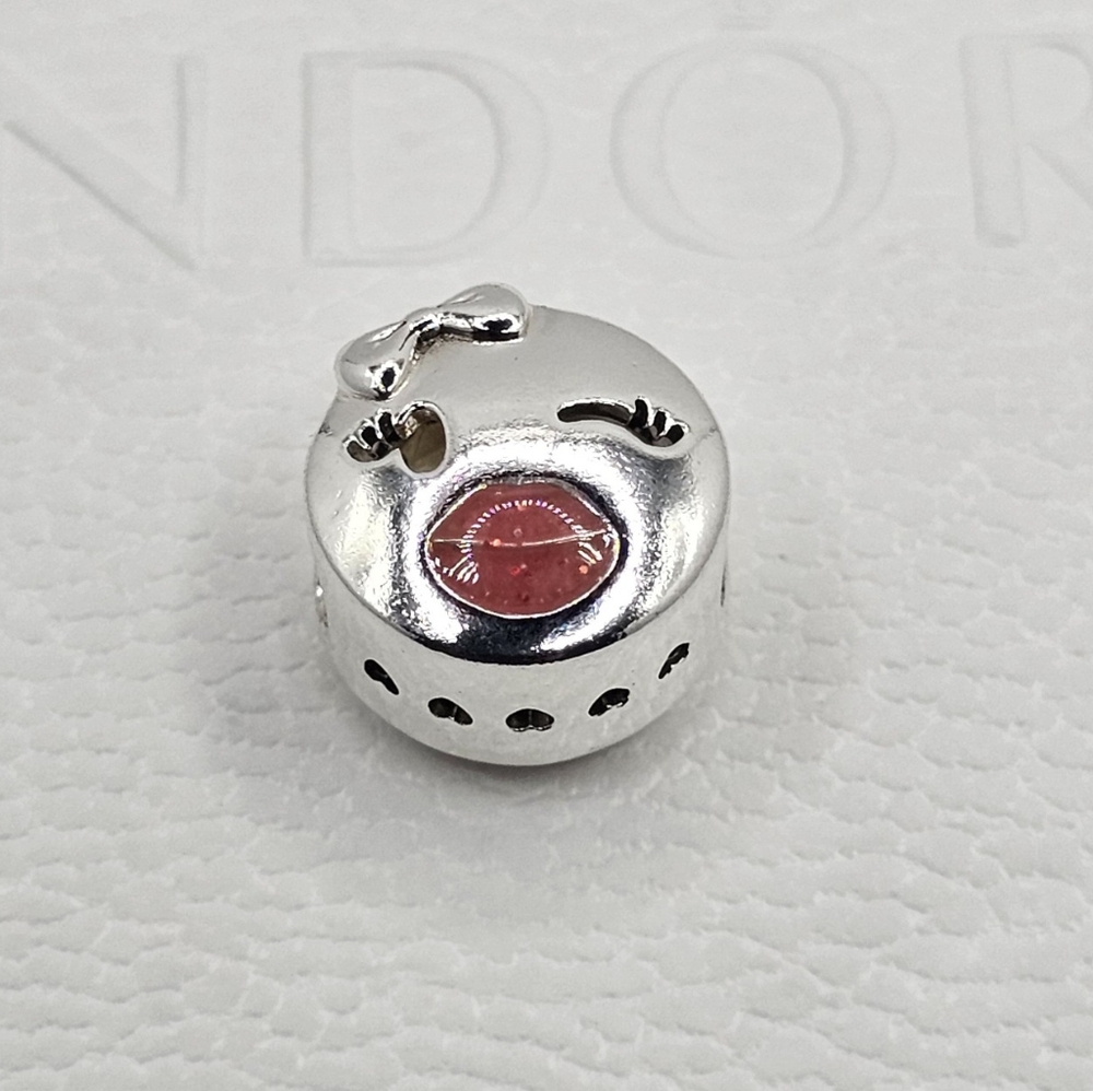 😘 Authentic Pandora EMOJI CHARM